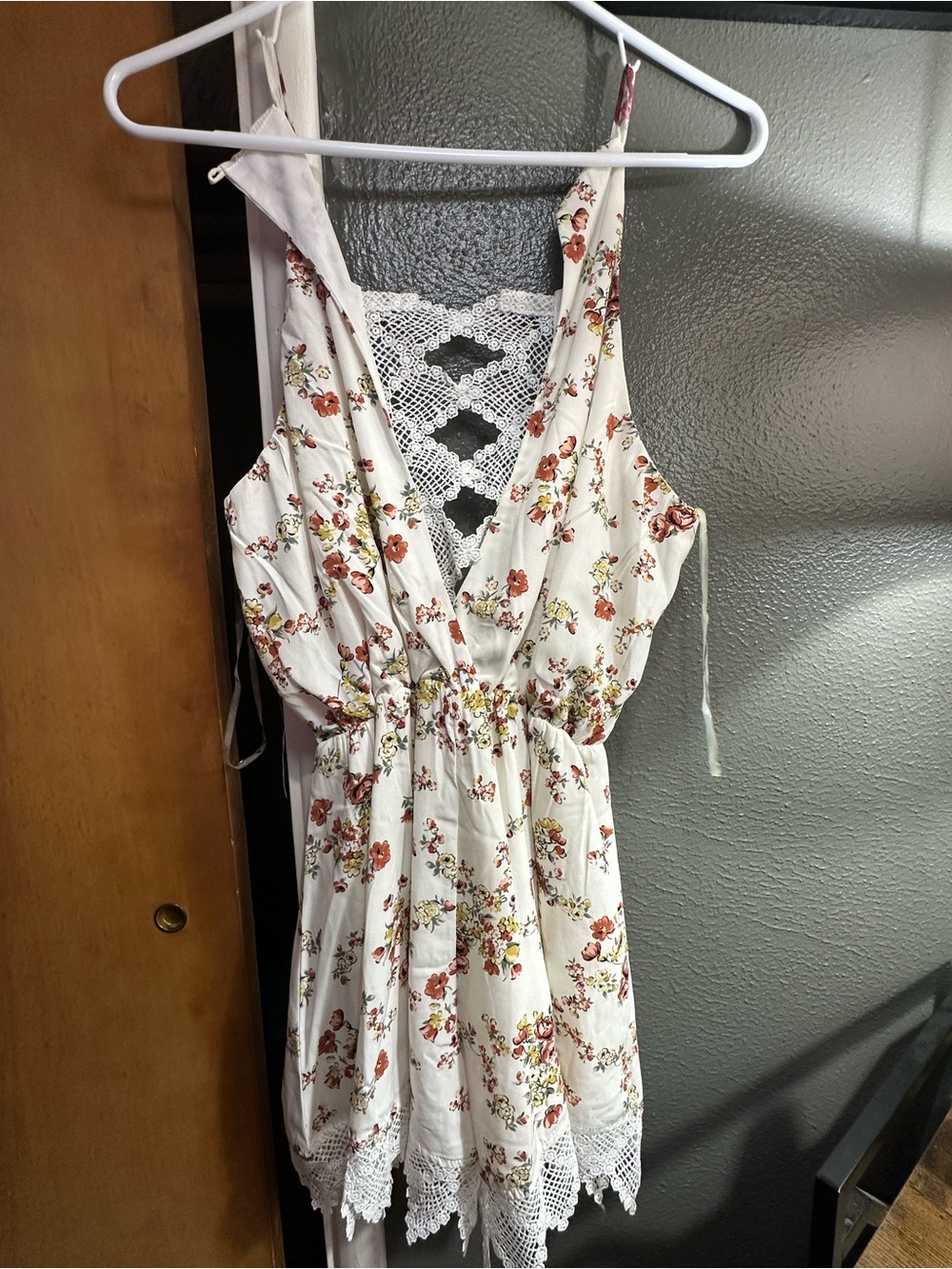Trac White Floral Lace-Back Mini Dress
